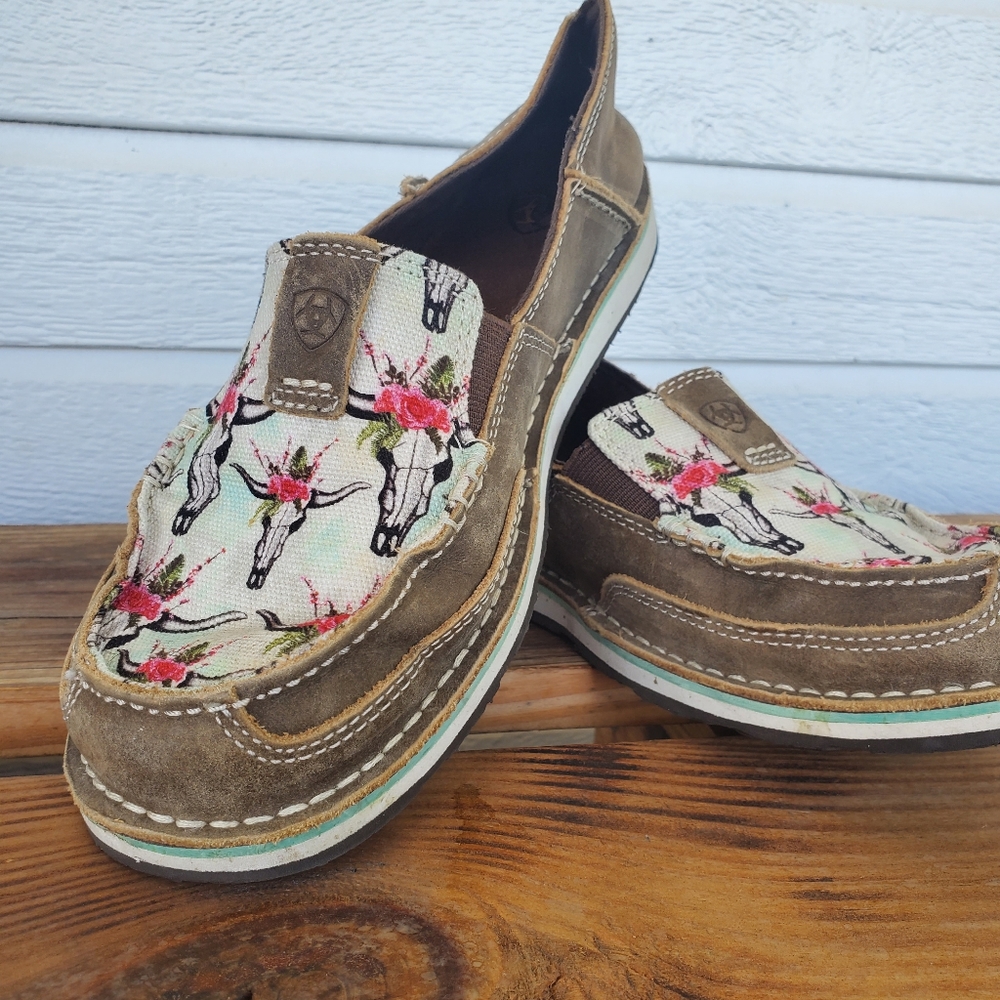 Ariat cruisers